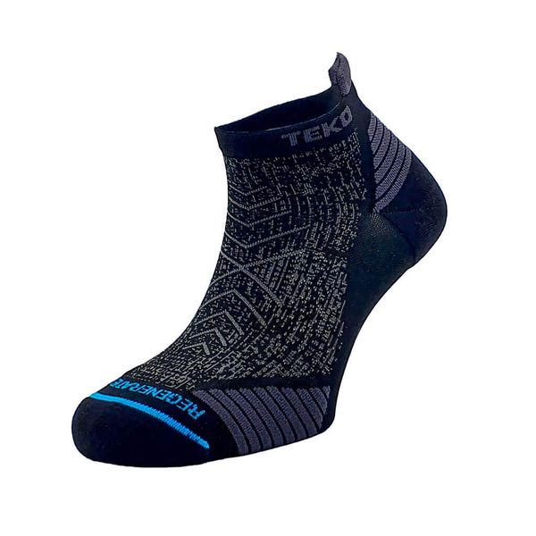 Skarpety do biegania Teko ecoRUN Low Cut Light Half Cushion 2.0. Czarne skarpetki TEKO, bez wzorów. Za 35,00 zł.