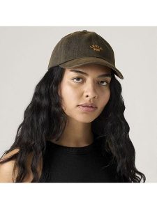 Levi's Czapka w kolorze ciemnobrązowym rozmiar: onesize. Brązowe czapki Levi's®, bez wzorów, z bawełny. Za 106,38 zł.