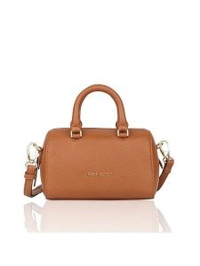 Bellicci Skórzana torebka "Cara" w kolorze jasnobrązowym - 18 x 14 x 7 cm rozmiar: onesize. Brązowe torebki klasyczne Bellicci, bez wzorów, z materiału, przez ramię, bez dodatków. Za 173,99 zł.