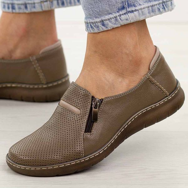 Cappuccino skórzane Polskie półbuty damskie Deoni 538/1. Półbuty Deoni, na jesień, bez wzorów, z jeansu, z okrągłym noskiem, bez obcasa, bez zapięcia. Za 379,00 zł.