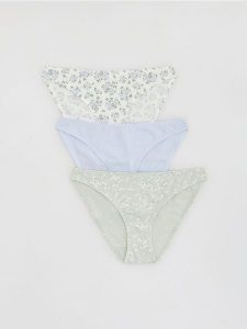 Wzorzyste majtki figi 3 pack - wielobarwny. Figi Reserved, bez wzorów, z bawełny. Za 39,99 zł.