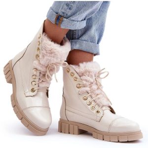 Lewski Shoes Skórzane Botki Damskie Z Futerkiem Jasnobeżowe Lewski 3296 beżowy. Brązowe botki na wiosnę, bez wzorów, z futra, bez obcasa, na płaskiej podeszwie, bez zapięcia. Za 549,99 zł.