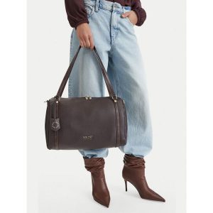 Torebka Nine West. Brązowe torebki klasyczne Nine West, bez wzorów, bez dodatków. Za 259,99 zł.