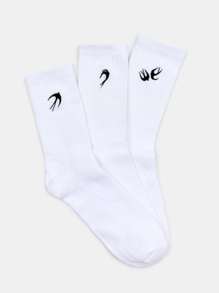 Skarpetki z haftem 3 pack - biały. Białe skarpetki Sinsay, bez wzorów. Za 15,99 zł.