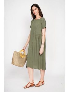 Le Jardin du Lin Sukienka w kolorze khaki rozmiar: 42. Brązowe sukienki Le jardin du lin, na co dzień, bez wzorów, klasyczne, bez kołnierzyka, bez ramiączek, midi, proste. Za 124,98 zł.