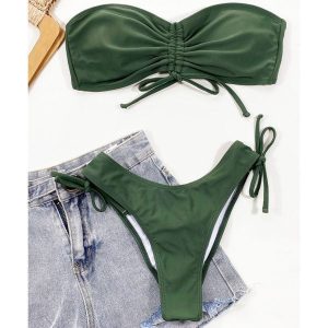 Strój kąpielowy dwuczęściowy z marszczeniem i wiązaniem na bokach Peggi. Zielone bikini Intica, bez wzorów, z materiału. Za 139,00 zł.