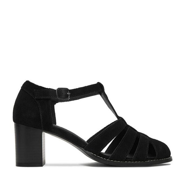 Sandały Lasocki. Czarne czółenka Lasocki, bez wzorów, bez obcasa, na słupku, bez zapięcia. Za 249,99 zł.