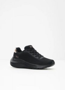 Sneakersy marki Skechers z pianką z pamięcią kształtu. Czarne buty sportowe bonprix, bez wzorów, bez zapięcia. Za 299,99 zł.