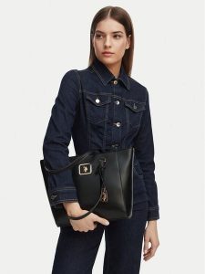 U.S. Polo Assn. Torebka BEUXT8794WVP Czarny. Czarne torebki klasyczne U.S. Polo Assn., bez wzorów, ze skóry, bez dodatków. Za 144,99 zł.