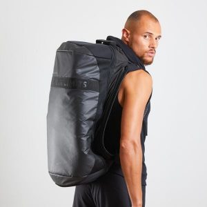 Torba do sportów walki Outshock 900 60 l. Czarne torby podróżne i sportowe OUTSHOCK, bez wzorów, z materiału. Za 219,99 zł.