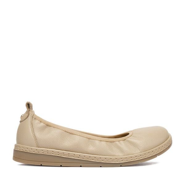 Baleriny Lasocki. Brązowe balerinki Lasocki, bez wzorów, bez obcasa, bez zapięcia. Za 199,99 zł.