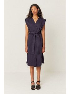 SKFK Sukienka "Lurra" w kolorze czarnym rozmiar: onesize. Czarne sukienki SKFK, na co dzień, bez wzorów, z bawełny, bez kołnierzyka, bez ramiączek, midi, proste. Za 295,99 zł.