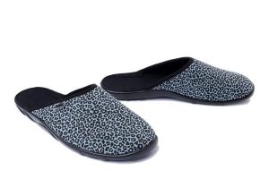 BEFADO 235D 205 niebieski, kapcie damskie. Niebieskie kapcie Befado, bez wzorów. Za 64,99 zł.