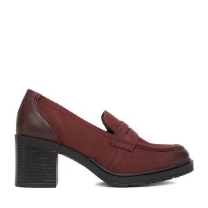 Półbuty Lasocki. Czerwone czółenka Lasocki, bez wzorów, bez obcasa, na obcasie, bez zapięcia. Za 229,99 zł.