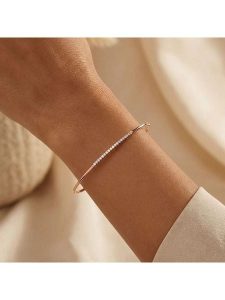 DIA DIAMONDS Pozłacana bransoletka z diamentami rozmiar: onesize. Czarne bransoletki DIA DIAMONDS, z diamentem, pozłacane. Za 316,24 zł.