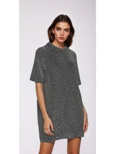 Monki Sukienka w kolorze czarnym rozmiar: L. Czarne sukienki Monki, na co dzień, l, bez wzorów, bez kołnierzyka, bez ramiączek, mini, proste. Za 39,99 zł.