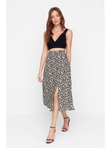 Trendyol Spódnica w kolorze czarnym rozmiar: 38. Czarne spódnice Trendyol, bez wzorów, z wiskozy, midi. Za 65,54 zł.