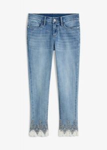 Jeansy skinny z koronką, cropped. Niebieskie jeansy bonprix, z aplikacjami, z jeansu. Za 169,99 zł.