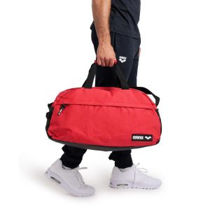 Torba sportowa Arena Team Duffle 40. Czerwone torby podróżne i sportowe Arena, bez wzorów. Za 119,99 zł.