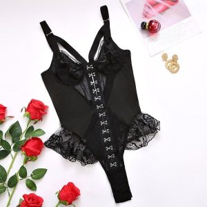 Body z haftem na specjalne okazje Kujtesa. Czarne body i gorsety Intica, bez wzorów, z materiału. Za 119,00 zł.