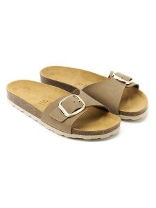 Mandel Skórzane klapki "Agata" w kolorze szarobrązowym rozmiar: 41. Brązowe klapki Mandel, bez wzorów, z nubiku, z otwartym noskiem, bez obcasa. Za 130,99 zł.