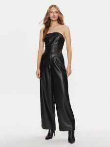 ONLY Kombinezon Rima 15330187 Czarny Regular Fit. Czarne kombinezony ONLY, m, bez wzorów, ze skóry, bez kołnierzyka, bez ramiączek. Za 109,99 zł.