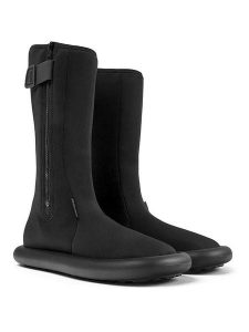 Camper Kozaki w kolorze czarnym rozmiar: 38. Czarne kozaki Camper, na zimę, bez wzorów, bez obcasa, bez zapięcia. Za 677,64 zł.