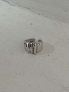 Lodie Silver Pierścionek rozmiar: onesize. Szare pierścionki Lodie Silver, z mosiądzu. Za 38,95 zł.