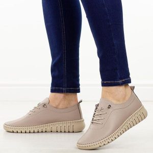 Szare vizon skórzane półbuty damskie T.Sokolski 4000. Szare półbuty Sokolski, na jesień, bez wzorów, z jeansu, z okrągłym noskiem, bez obcasa, na płaskiej podeszwie, bez zapięcia. Za 249,00 zł.