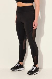 Damskie Legginsy sportowe wstawka z siateczki kieszeń z recyklingu. Czarne legginsy Ulla Popken, bez wzorów, z elastanu, z podwyższonym stanem. Za 239,99 zł.