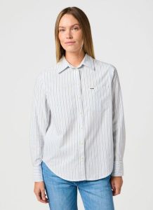 DAMSKA KOSZULA WRANGLER 1 PKT SHIRT NIAGARA MIST 112362596. Koszule Wrangler, m, bez wzorów, bez kołnierzyka, bez ramiączek. Za 179,99 zł.