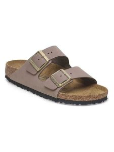 Birkenstock Skórzane klapki "Arizona" w kolorze fioletowym rozmiar: 41. Różowe klapki Birkenstock, bez wzorów, z nubiku, z otwartym noskiem, bez obcasa. Za 401,25 zł.