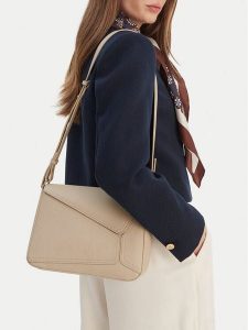 GINO ROSSI Torebka C-KY117 Écru. Torebki klasyczne Gino Rossi, bez wzorów, z materiału, bez dodatków. Za 199,99 zł.