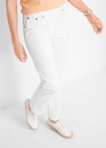 Spodnie Straight, mid waist. Białe spodnie z wysokim stanem bonprix, bez wzorów. Za 102,99 zł.