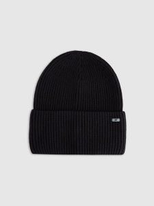 4F Czapka beanie damska - czarna M. Czarne czapki 4f, bez wzorów, z wiskozy, eleganckie. Za 59,99 zł.