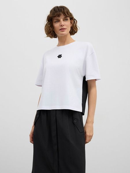 BGN Koszulka w kolorze biało-czarnym rozmiar: 38. Białe bluzki BGN, bez wzorów, bez kołnierzyka, bez ramiączek. Za 78,66 zł.