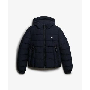 Damska kurtka z kapturem Superdry Spirit. Niebieskie kurtki Superdry, bez wzorów, z puchu, z kapturem. W wyprzedaży za 508,65 zł.