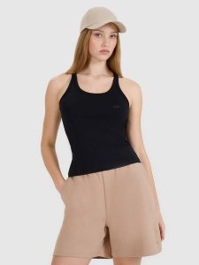 4F Top slim gładki damski - czarny XS. Czarne topy 4f, xs, bez wzorów, z bawełny, klasyczne, bez kołnierzyka, bez ramiączek. Za 39,99 zł.