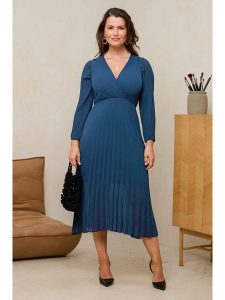 Curvy Lady Sukienka w kolorze niebieskim rozmiar: 48/50. Niebieskie sukienki Curvy Lady, bez wzorów, klasyczne, bez kołnierzyka, bez ramiączek, maxi. Za 171,45 zł.