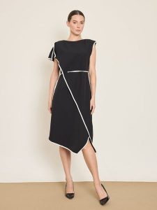 BGN Sukienka w kolorze czarnym rozmiar: 38. Czarne sukienki BGN, na co dzień, z aplikacjami, bez kołnierzyka, bez ramiączek, midi, proste. Za 143,99 zł.