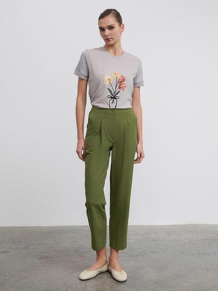 BGN Spodnie w kolorze zielonym rozmiar: 34. Zielone spodnie z wysokim stanem BGN, bez wzorów, z materiału, z podwyższonym stanem. Za 61,02 zł.