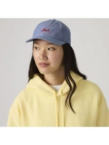 Levi's Czapka w kolorze niebieskim rozmiar: onesize. Niebieskie czapki Levi's®, bez wzorów, z bawełny. Za 102,18 zł.