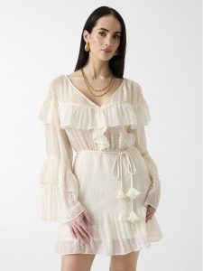 Guess Sukienka codzienna 181238 Kremowy Classic Fit. Białe sukienki Guess, na co dzień, xxl, z aplikacjami, bez kołnierzyka, bez ramiączek, proste. Za 694,99 zł.