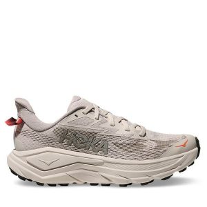 Buty do biegania Hoka. Brązowe buty sportowe Hoka, bez wzorów, bez zapięcia, do biegania. Za 466,99 zł.
