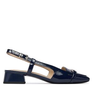 Czółenka Caprice. Niebieskie czółenka Caprice, bez wzorów, bez obcasa, bez zapięcia. Za 399,99 zł.