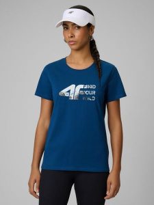 4F T-shirt regular z nadrukiem damski - turkusowy S. Niebieskie t-shirty 4f, s, bez wzorów, z bawełny, bez kołnierzyka, bez ramiączek. Za 59,99 zł.