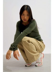 AUTHENTIC CASHMERE Kaszmirowy sweter "Epéna" w kolorze khaki rozmiar: S. Brązowe swetry oversize AUTHENTIC CASHMERE, s, bez wzorów, z kaszmiru, bez ramiączek. Za 361,99 zł.