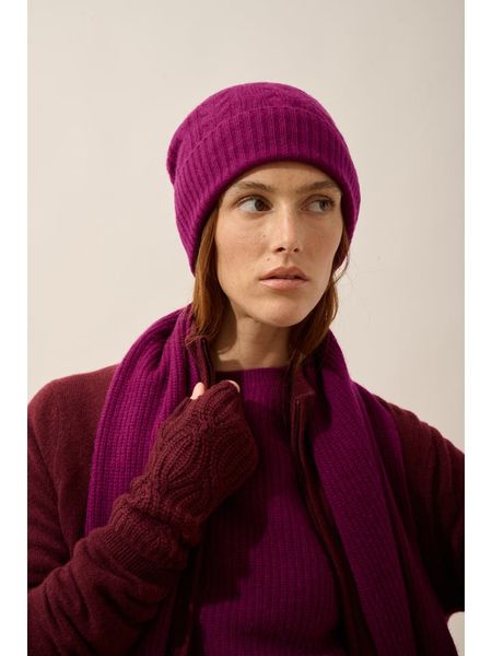 Just Cashmere Kaszmirowa czapka "Cleo" w kolorze bordowym rozmiar: onesize. Czerwone czapki Just Cashmere, bez wzorów, z kaszmiru. Za 143,99 zł.