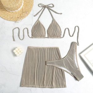 Bikini z pareo na plażę z elastycznego materiału Lorenzina. Zielone bikini Intica, bez wzorów. Za 149,00 zł.