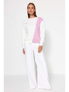 Trendyol Bluza w kolorze biało-jasnoróżowym rozmiar: M. Białe bluzy Trendyol, m, bez wzorów, z bawełny, bez kaptura. Za 75,16 zł.